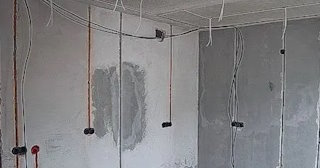 Прокладка кабеля в штробе в таре – расценки от 206 руб - ЭлектроТар